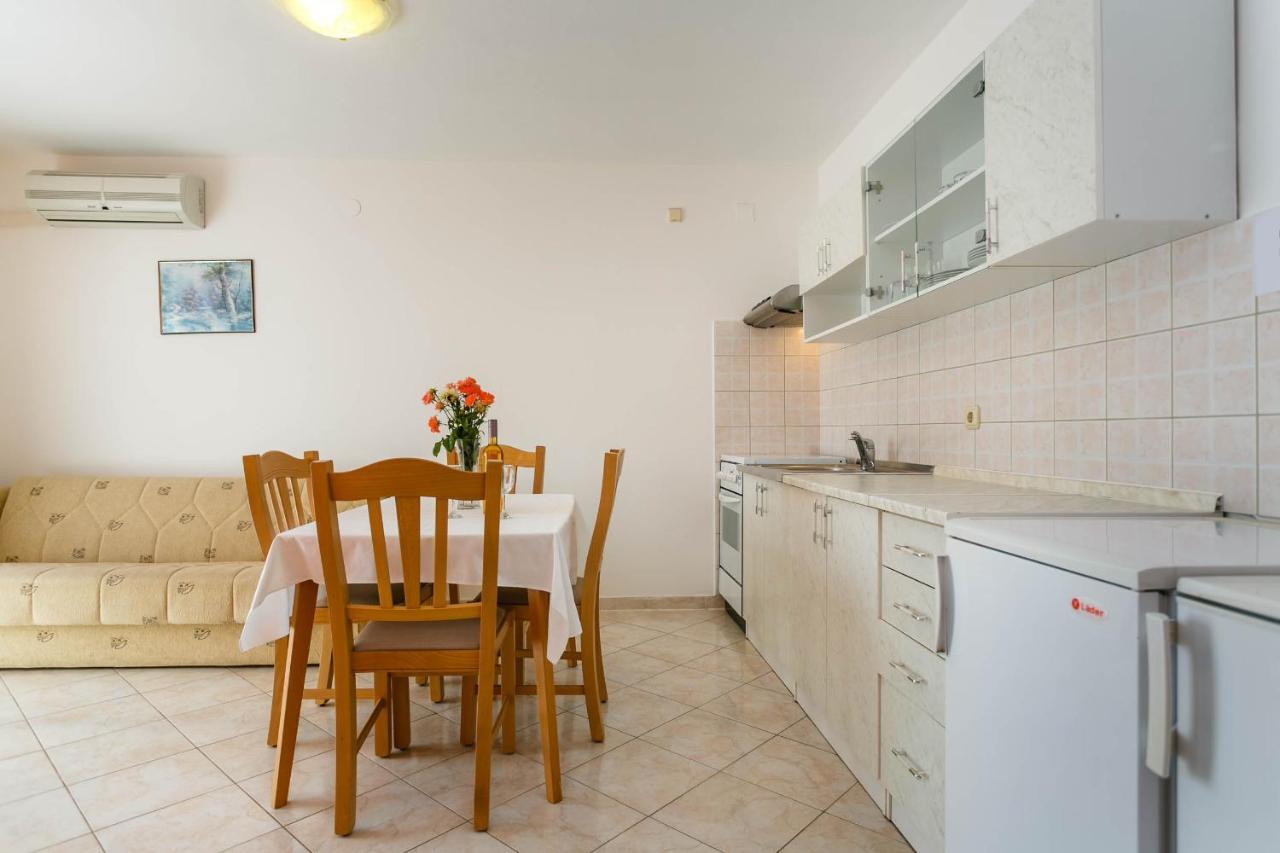 Apartmani Luka Kornić Extérieur photo