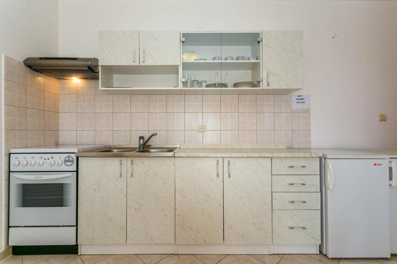 Apartmani Luka Kornić Extérieur photo